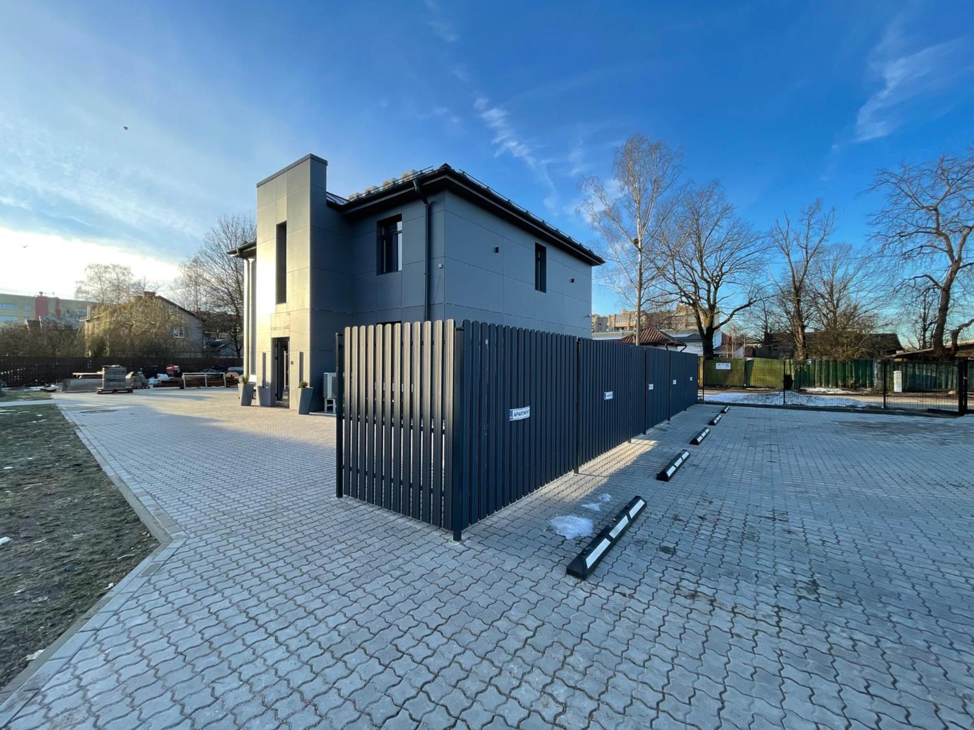 Apartment Brivibas - East / West, Free Privat Parking, Free Wifi, Self Check-in *